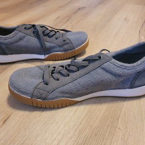 Columbia Men's Gray Felt Sneakers 10.5